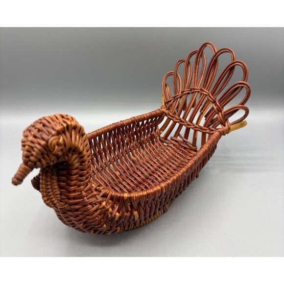 Wicker Rattan Turkey Basket Thanksgiving Decor  Roll Bread Rustic - Picture 1 of 5